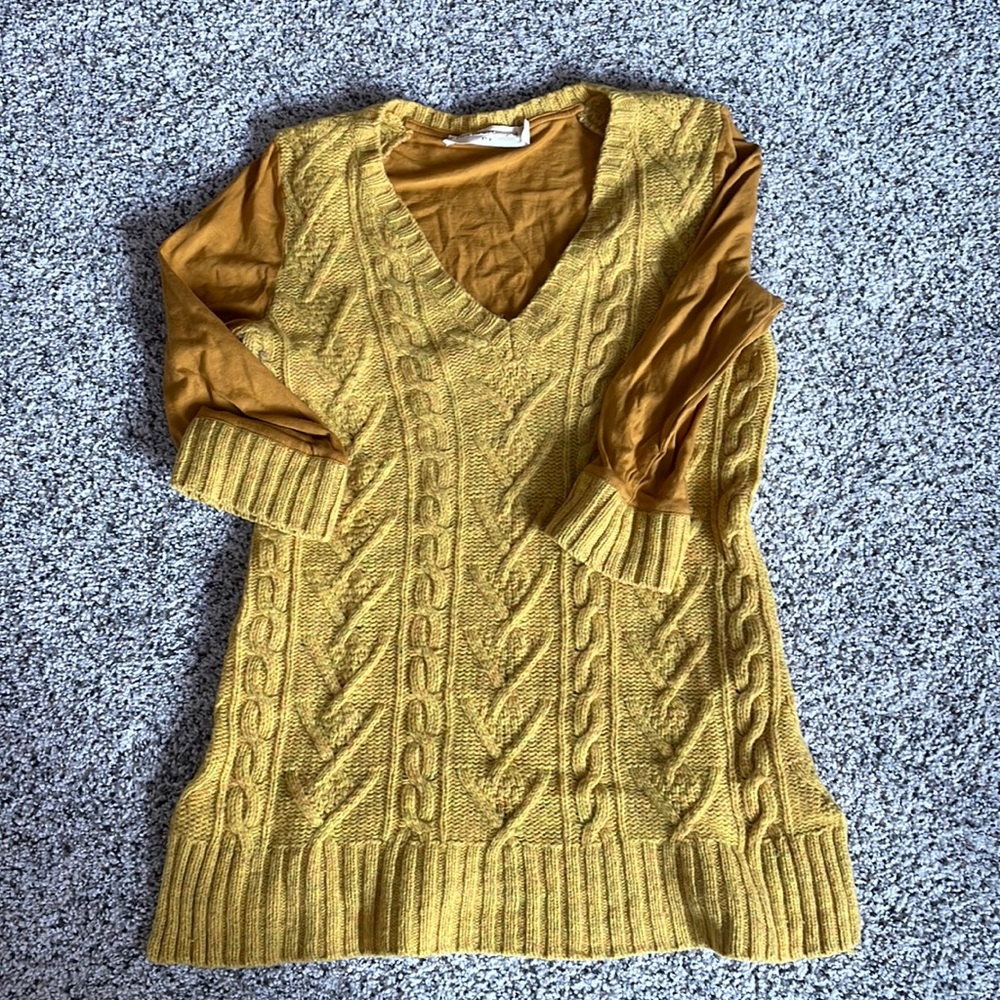[EUC] Pilcro and The Letterpress Cable knit style V neck.